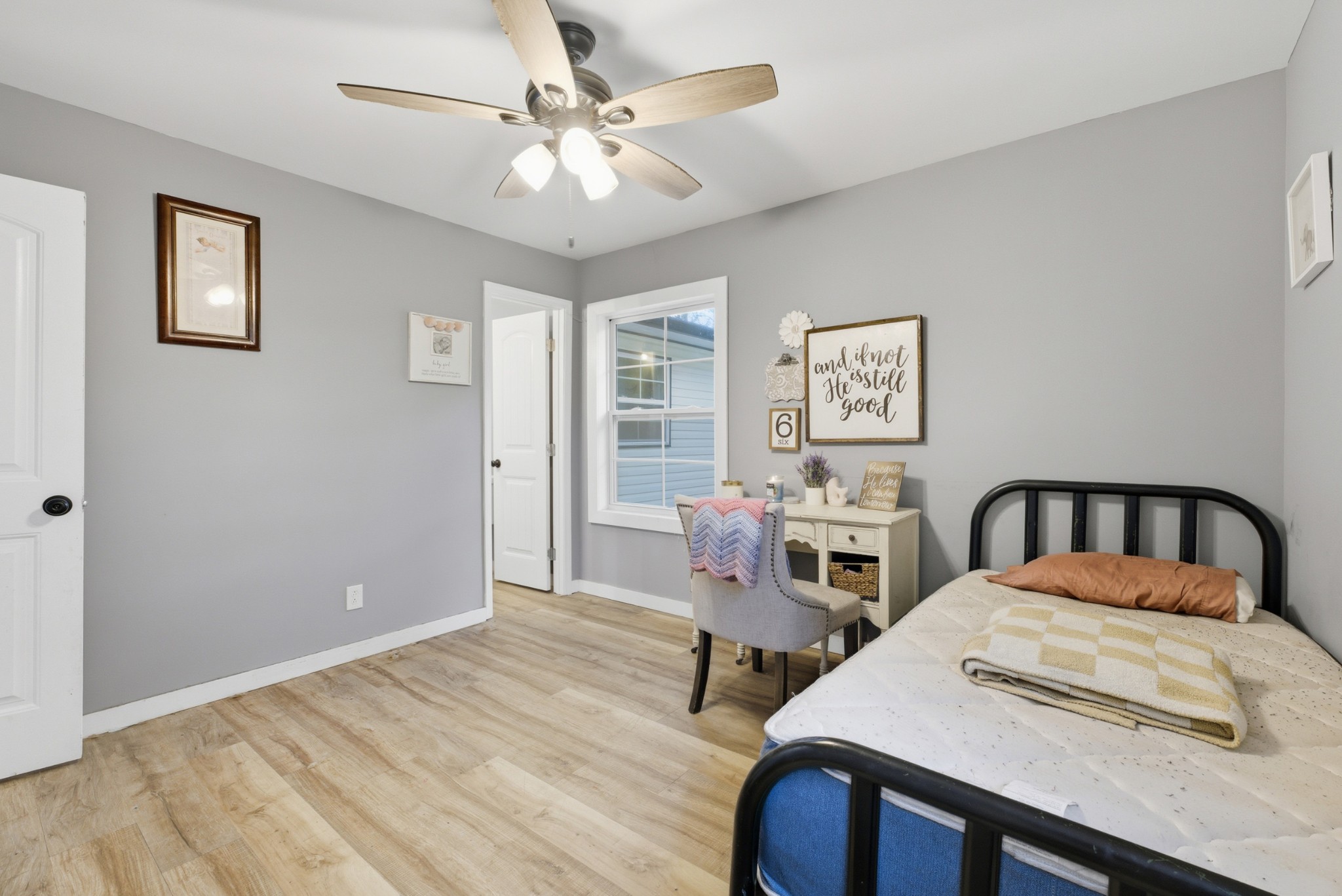 240 Myers Road Winchester, TN 37398 - Photo 23 of 38 a bedroom with a bed and a table in it