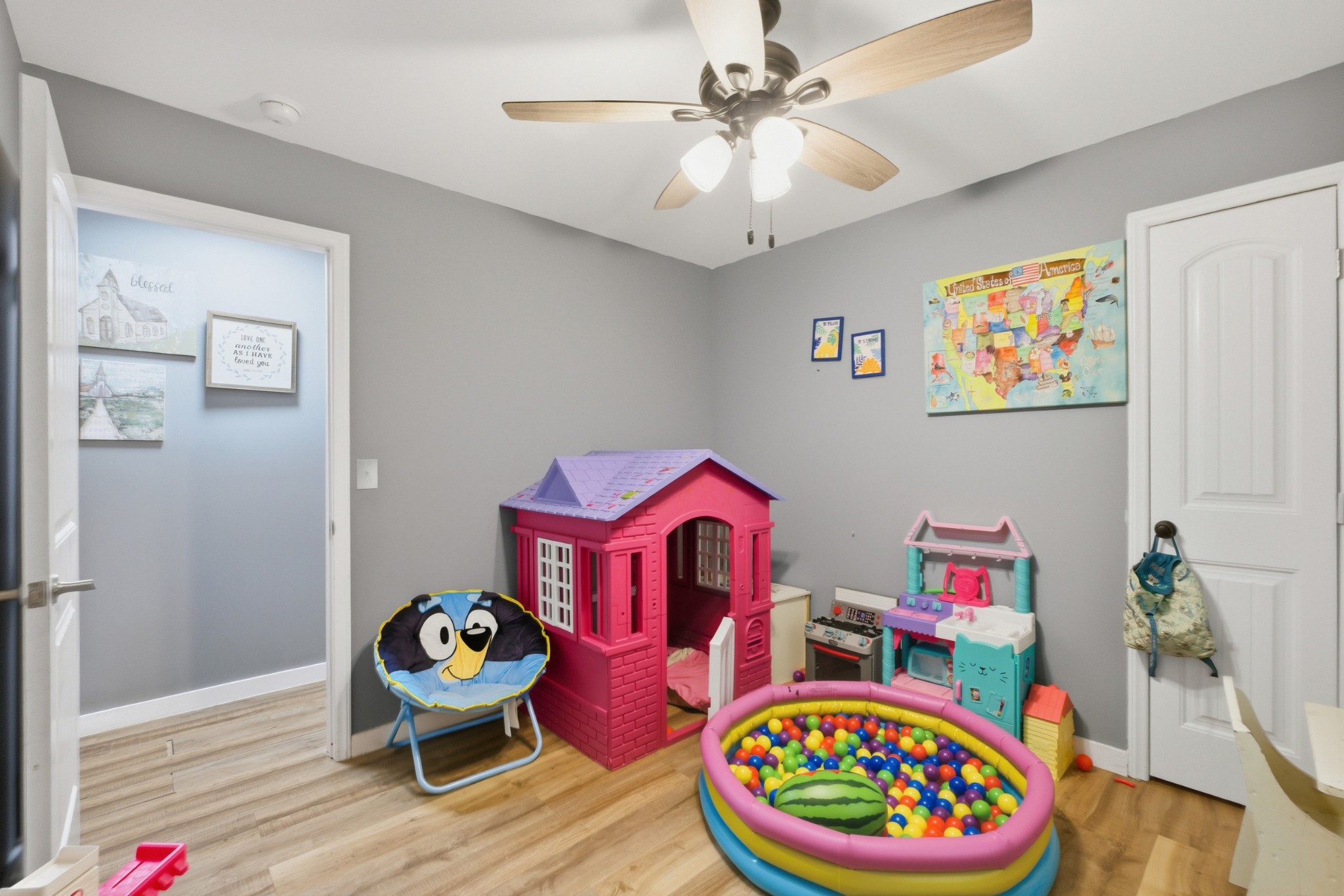 240 Myers Road Winchester, TN 37398 - Photo 27 of 38 a view of a dining room with furniture and wooden floor