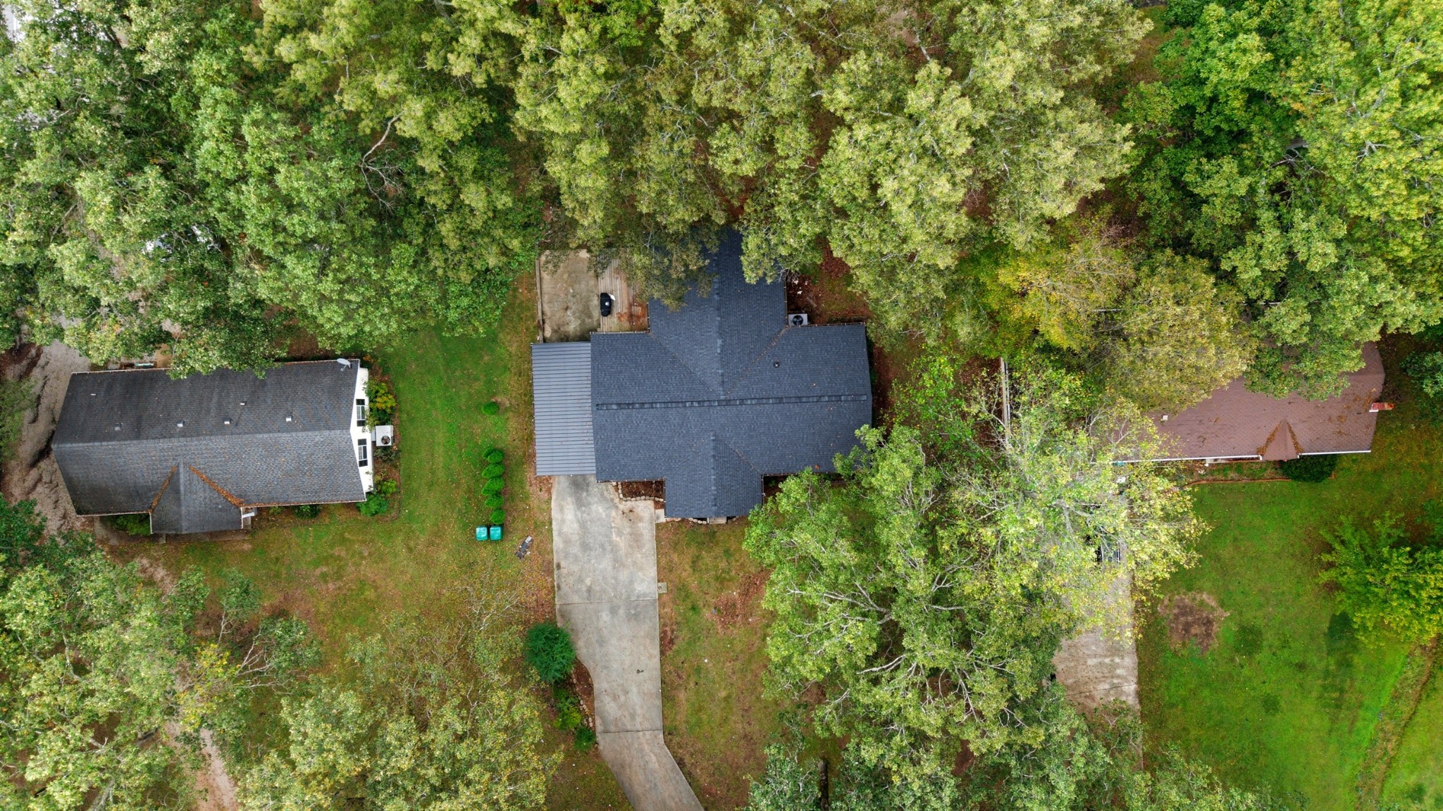 240 Myers Road Winchester, TN 37398 - Photo 32 of 38 an aerial view of a house with a yard and garden