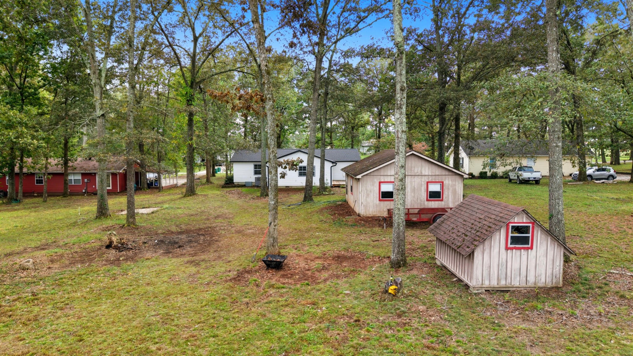 240 Myers Road Winchester, TN 37398 - Photo 34 of 38 a table and chairs sitting in the middle of a park