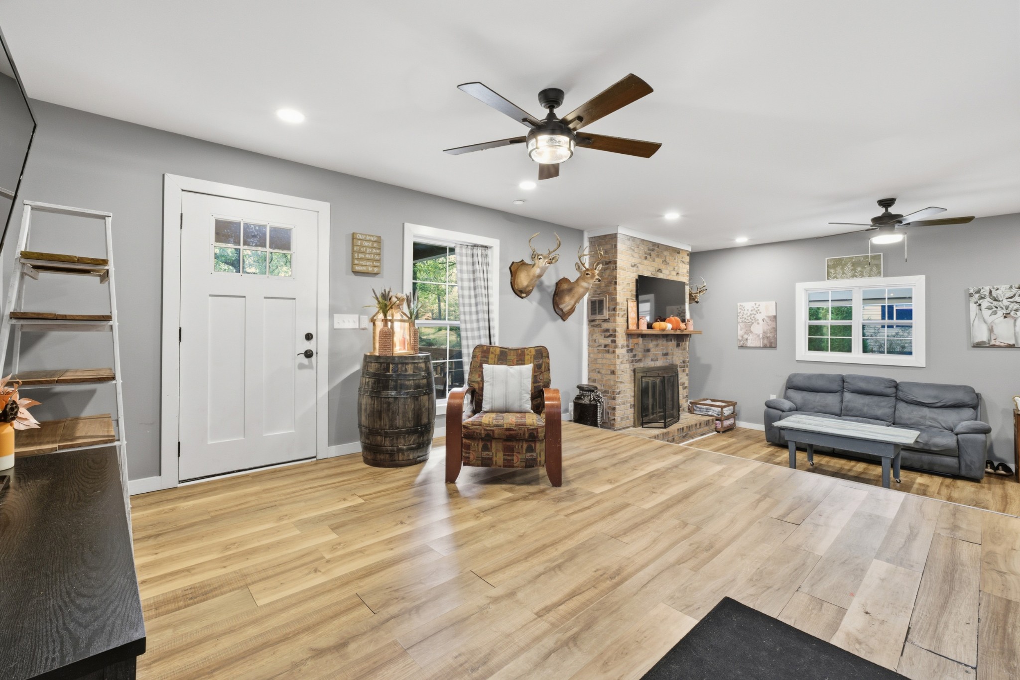 240 Myers Road Winchester, TN 37398 - Photo 8 of 38 a living room with furniture and wooden floor