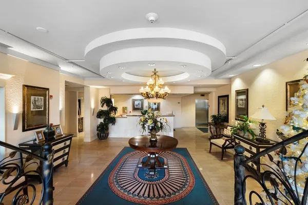 $2,700 | 1000 Spanish River Road, Unit 2N, Boca Raton, FL 33432
