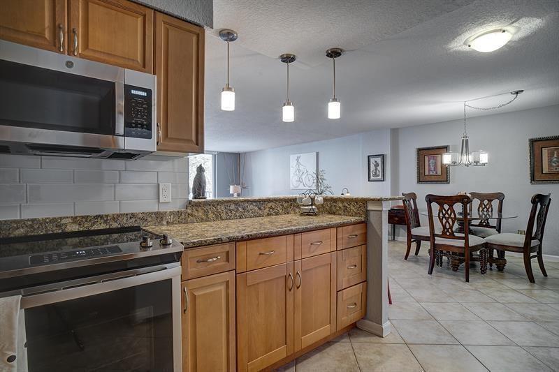 1000 Spanish River Road, Unit 2N Boca Raton, FL 33432 - Photo 4 of 6 Boca View