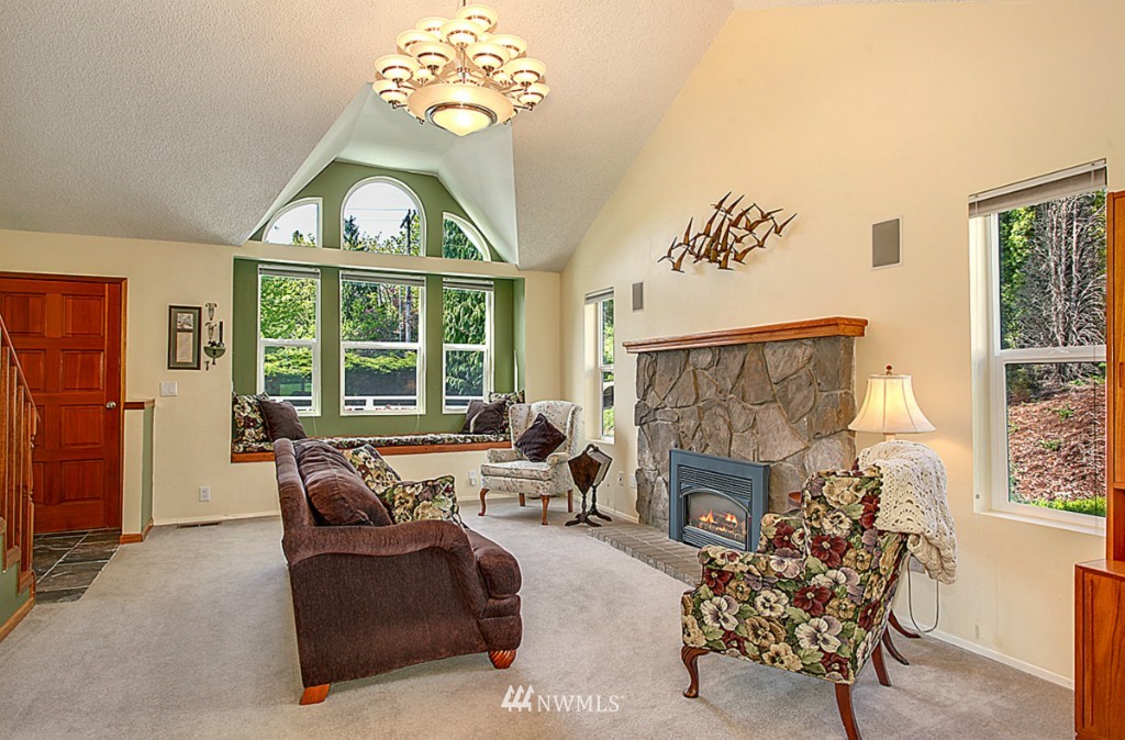 15632 203rd Avenue Southeast Renton, WA 98059 - Photo 3 of 19 Gallery Image 3