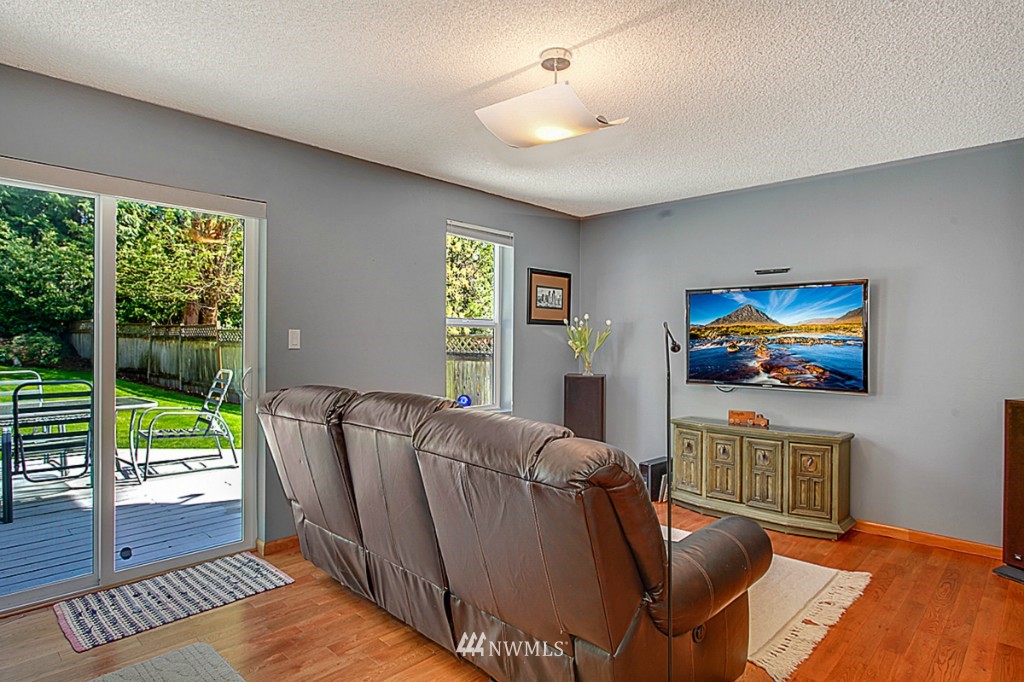 15632 203rd Avenue Southeast Renton, WA 98059 - Photo 7 of 19 Gallery Image 7