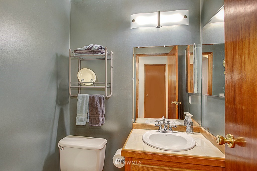 15632 203rd Avenue Southeast Renton, WA 98059 - Photo 8 of 19 Gallery Image 8