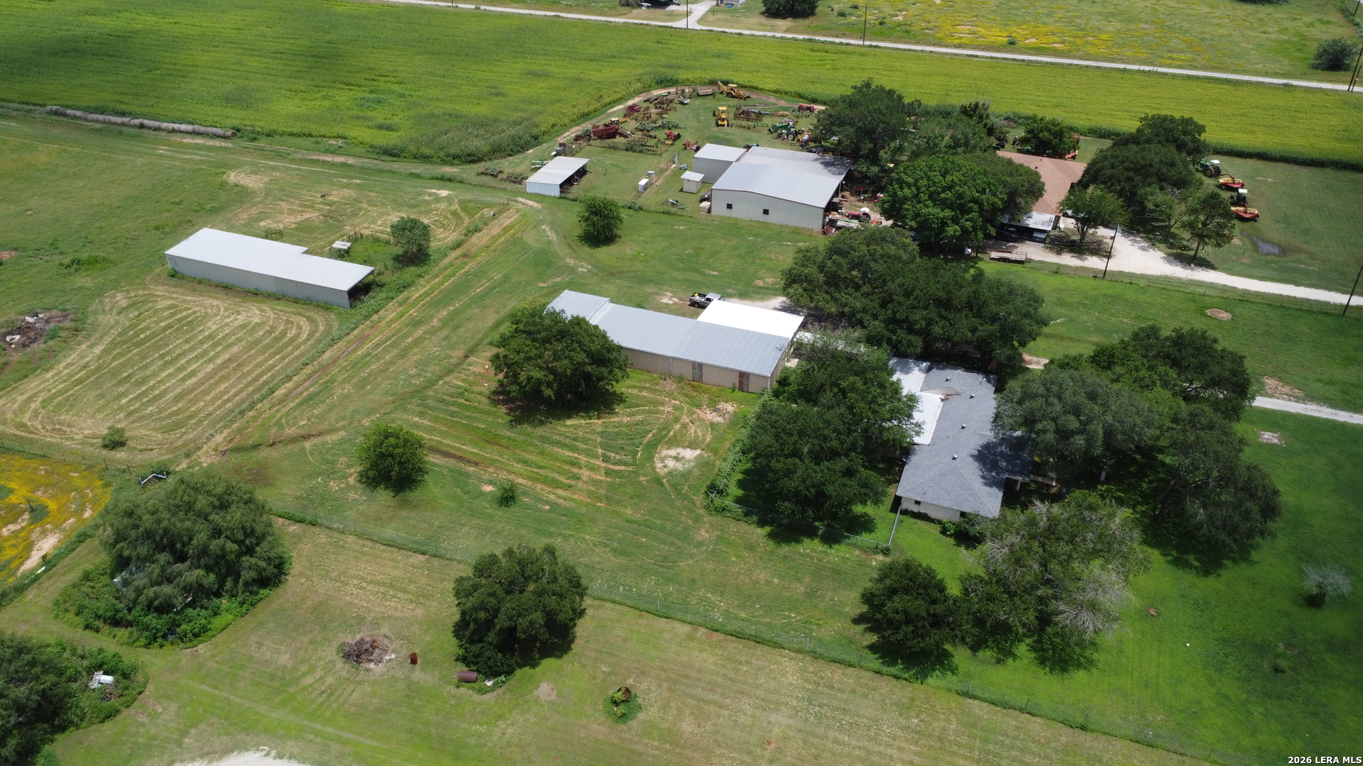 900 North Graytown Road St. Hedwig, TX 78152 - Photo 7 of 47