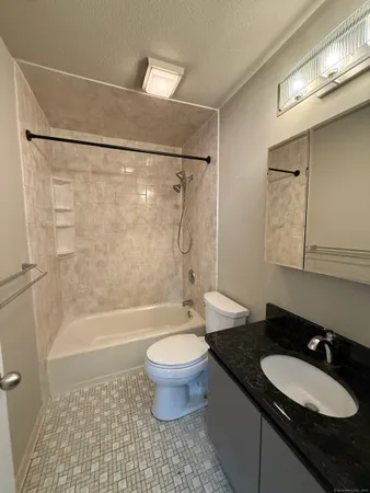 $2,400 | 25 Little Oak Lane, Unit 25, Rocky Hill, CT 06067