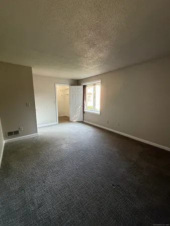 $2,400 | 25 Little Oak Lane, Unit 25, Rocky Hill, CT 06067