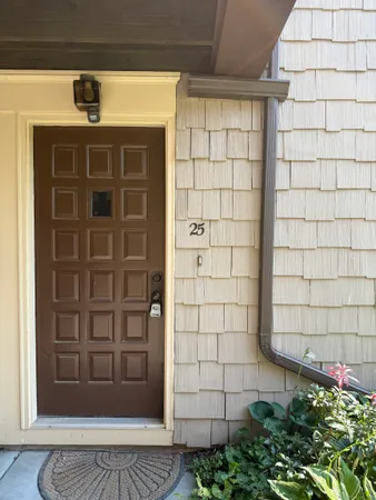 $2,400 | 25 Little Oak Lane, Unit 25, Rocky Hill, CT 06067