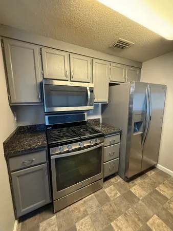 $2,400 | 25 Little Oak Lane, Unit 25, Rocky Hill, CT 06067