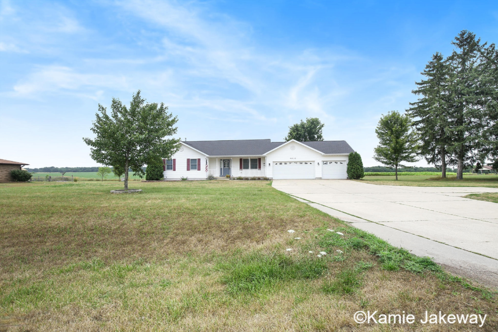 9856 Belding Road Belding, MI 48809 - Photo 2 of 35 IMG_8705 1
