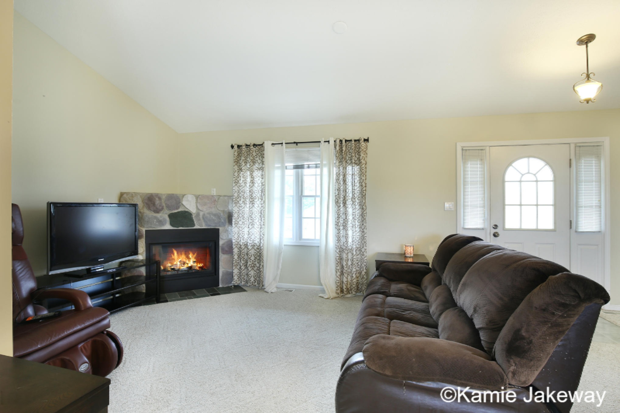 9856 Belding Road Belding, MI 48809 - Photo 10 of 35 Living room