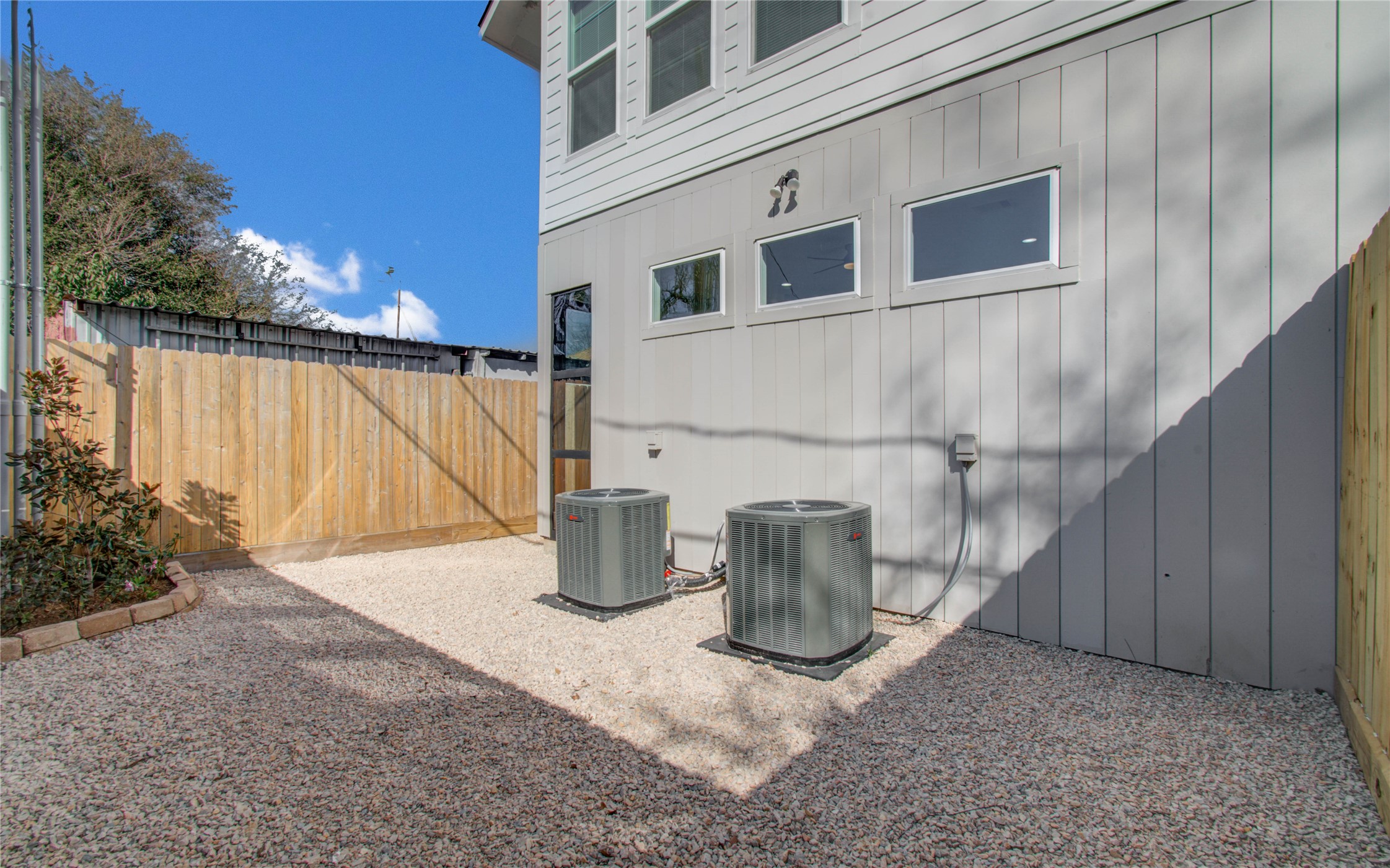 4605 Edison Street, Unit D Houston, TX 77009 - Photo 2 of 23