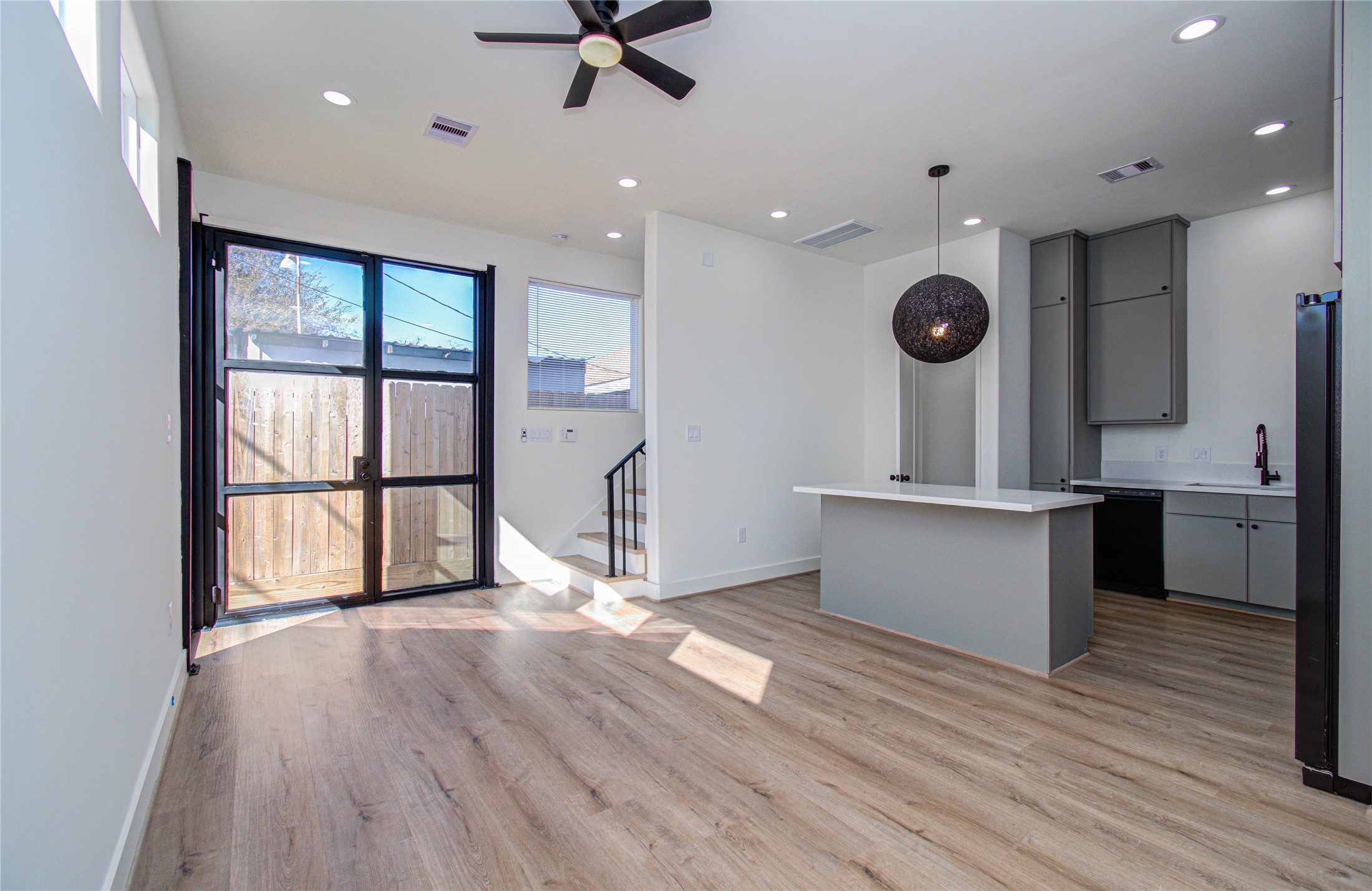 4605 Edison Street, Unit D Houston, TX 77009 - Photo 6 of 23