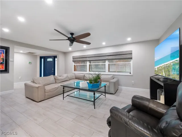 $819,000 | 419 Pinecrest Court, Cape Coral, FL 33904