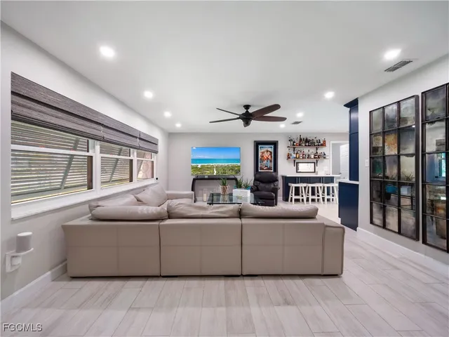 $819,000 | 419 Pinecrest Court, Cape Coral, FL 33904