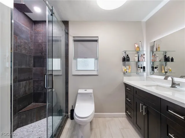 $819,000 | 419 Pinecrest Court, Cape Coral, FL 33904