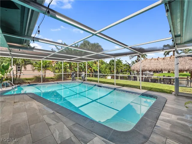 $819,000 | 419 Pinecrest Court, Cape Coral, FL 33904