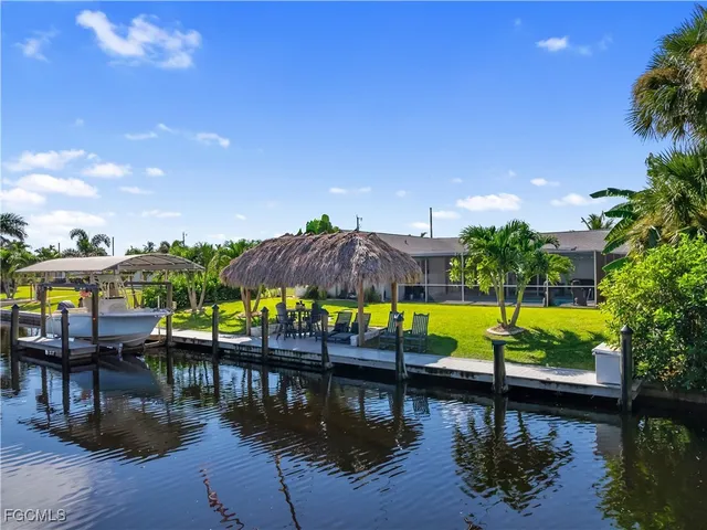 $819,000 | 419 Pinecrest Court, Cape Coral, FL 33904