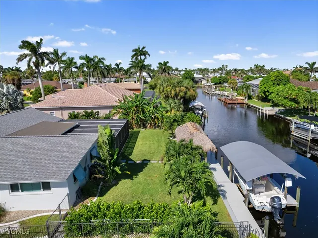 $819,000 | 419 Pinecrest Court, Cape Coral, FL 33904