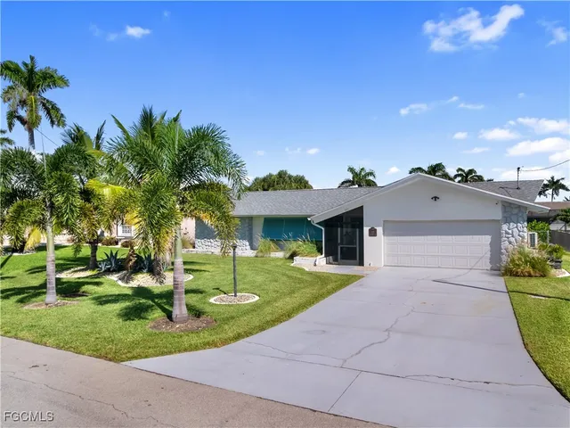 $819,000 | 419 Pinecrest Court, Cape Coral, FL 33904