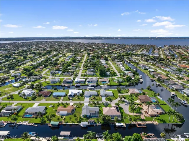 $819,000 | 419 Pinecrest Court, Cape Coral, FL 33904