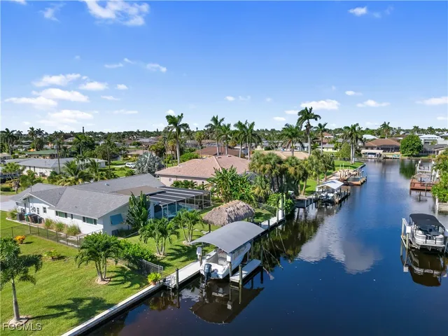 $819,000 | 419 Pinecrest Court, Cape Coral, FL 33904