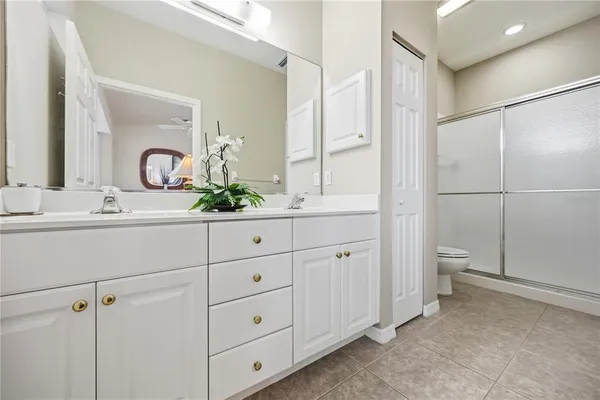 $320,000 | 115 Woodbridge Drive, Unit 201, Venice, FL 34293