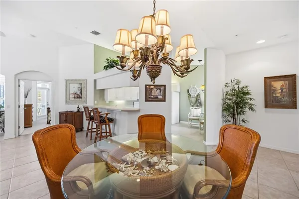 $320,000 | 115 Woodbridge Drive, Unit 201, Venice, FL 34293