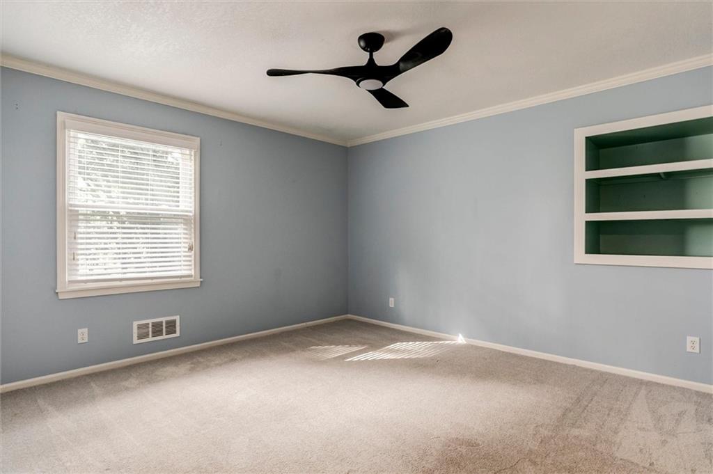 15915 Riggs Road Stilwell, KS 66085 - Photo 19 of 35