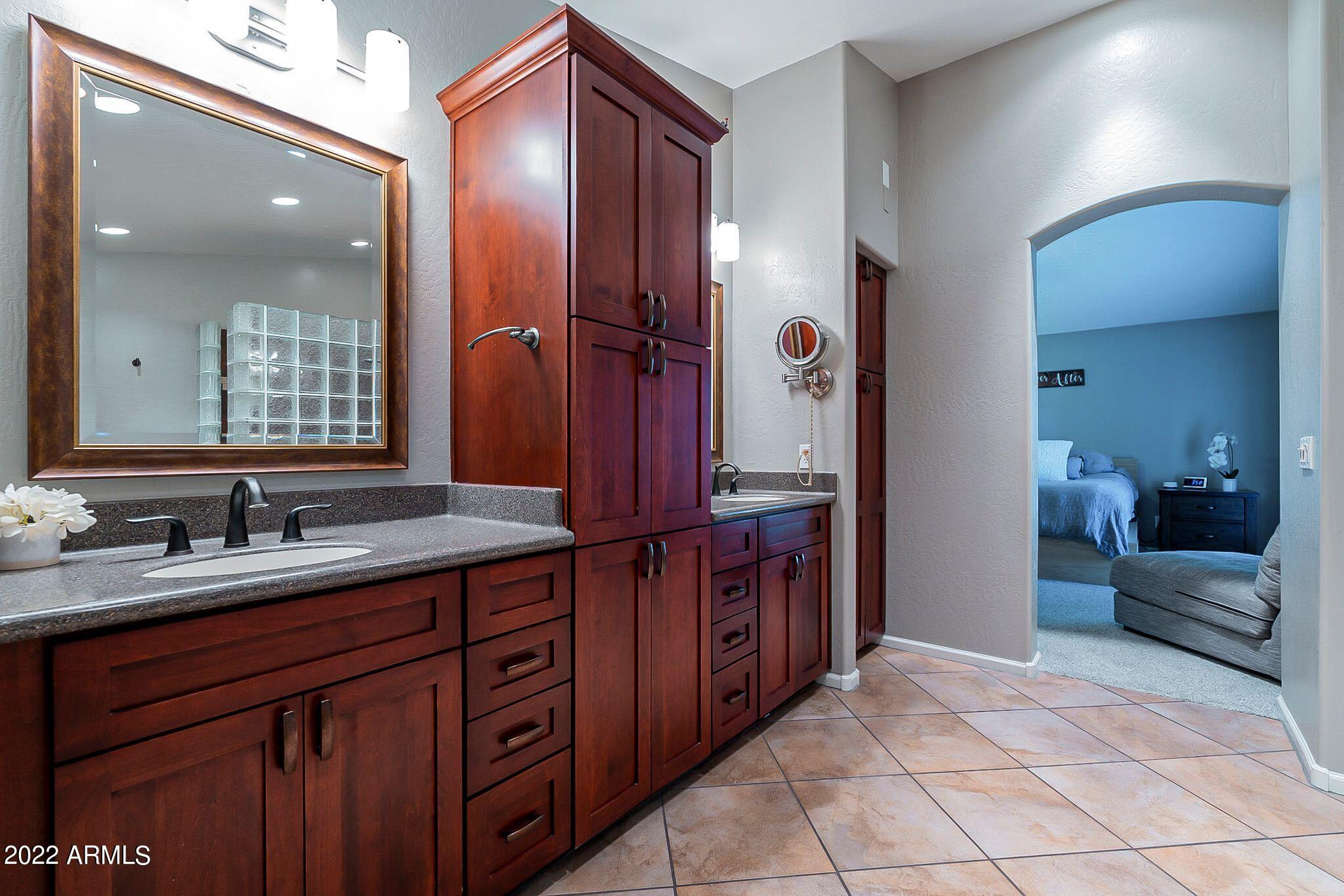 3425 East Clark Road Phoenix, AZ 85050 - Photo 31 of 59 Upstairs Primary Bedroom Bathroom Suite