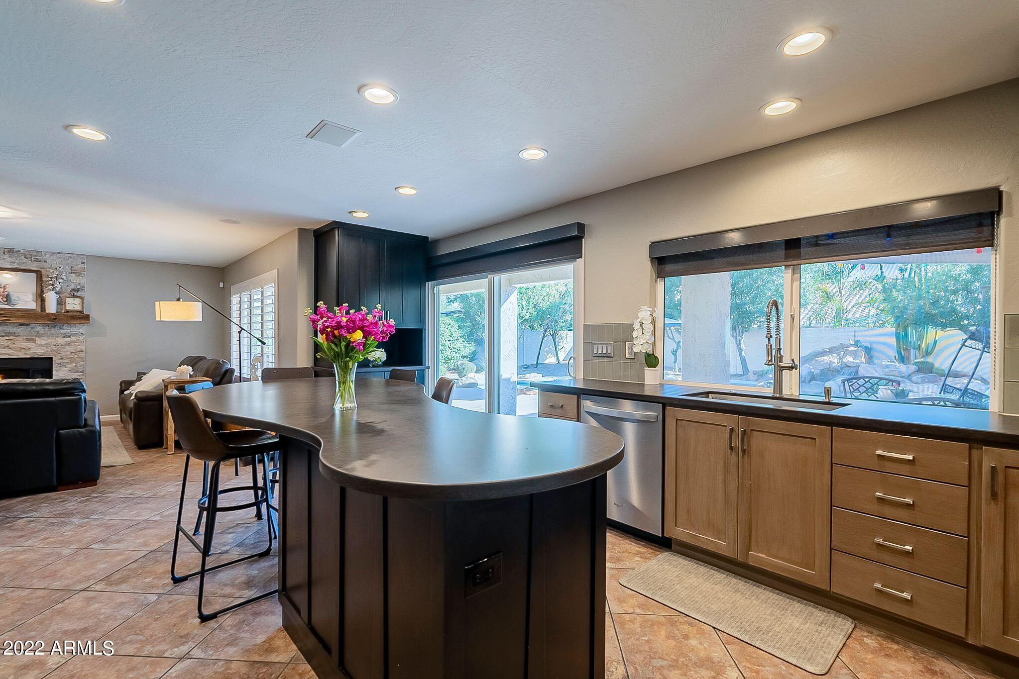 3425 East Clark Road Phoenix, AZ 85050 - Photo 8 of 59 Kitchen
