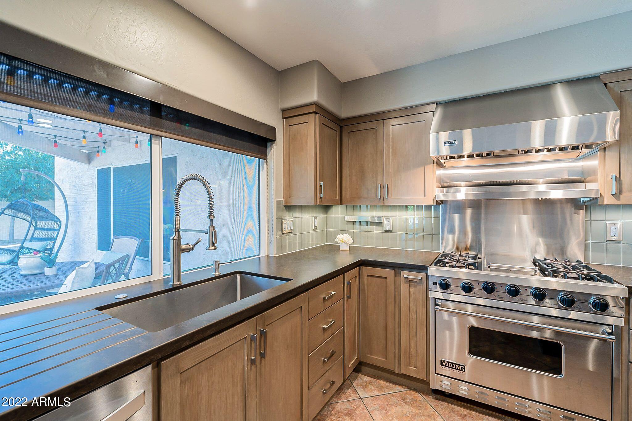 3425 East Clark Road Phoenix, AZ 85050 - Photo 10 of 59 Kitchen