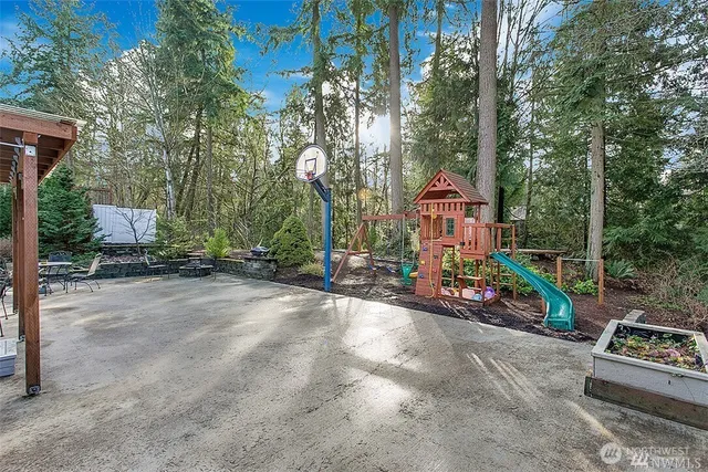 $3,995 | 8901 Northeast 144th Street, Kirkland, WA 98034