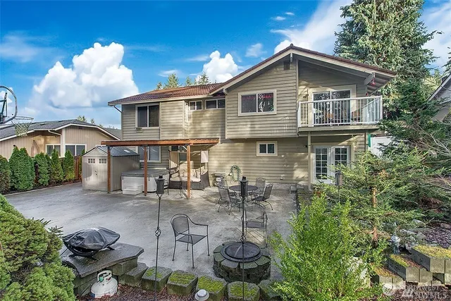 $3,995 | 8901 Northeast 144th Street, Kirkland, WA 98034