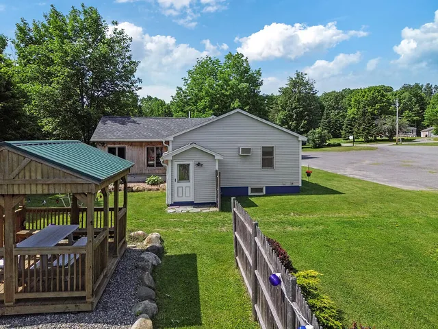 $1,299,000 | 113-121 High Street, Oakland, ME 04963