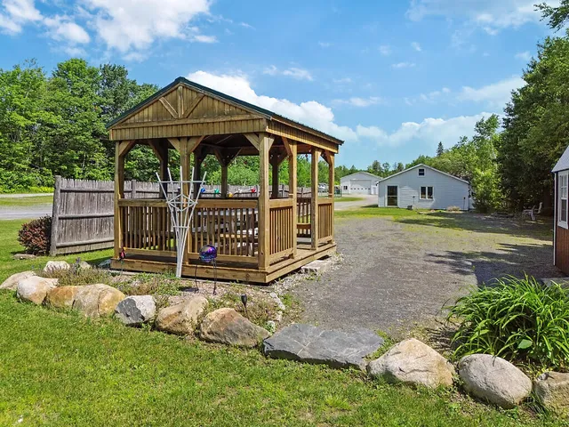 $1,299,000 | 113-121 High Street, Oakland, ME 04963