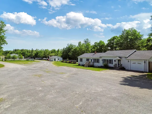 $1,299,000 | 113-121 High Street, Oakland, ME 04963
