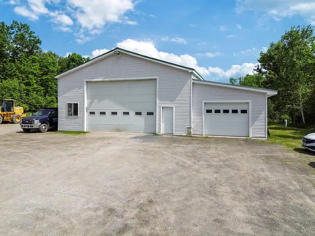 $1,299,000 | 113-121 High Street, Oakland, ME 04963