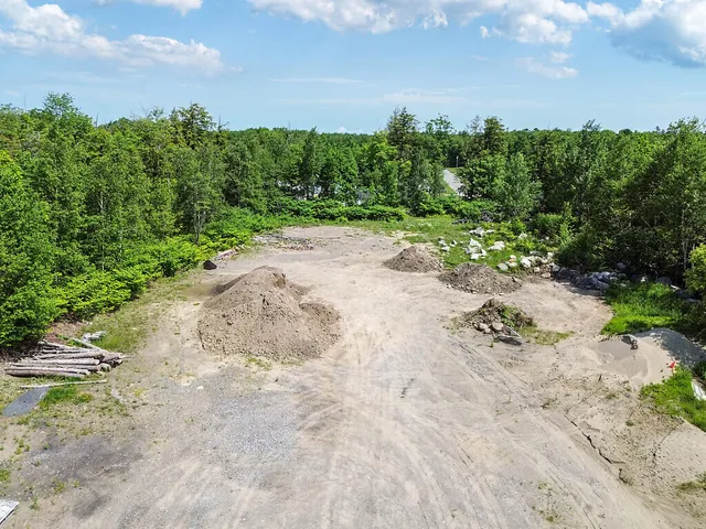 $1,299,000 | 113-121 High Street, Oakland, ME 04963