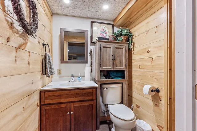 $1,299,000 | 113-121 High Street, Oakland, ME 04963