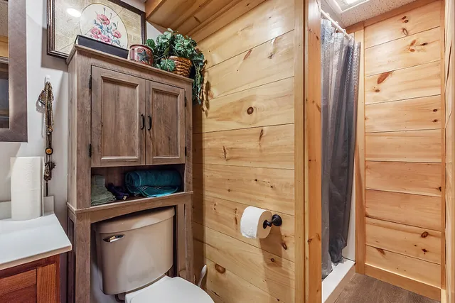 $1,299,000 | 113-121 High Street, Oakland, ME 04963