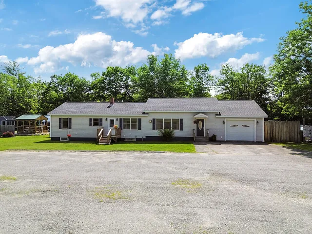 $1,299,000 | 113-121 High Street, Oakland, ME 04963