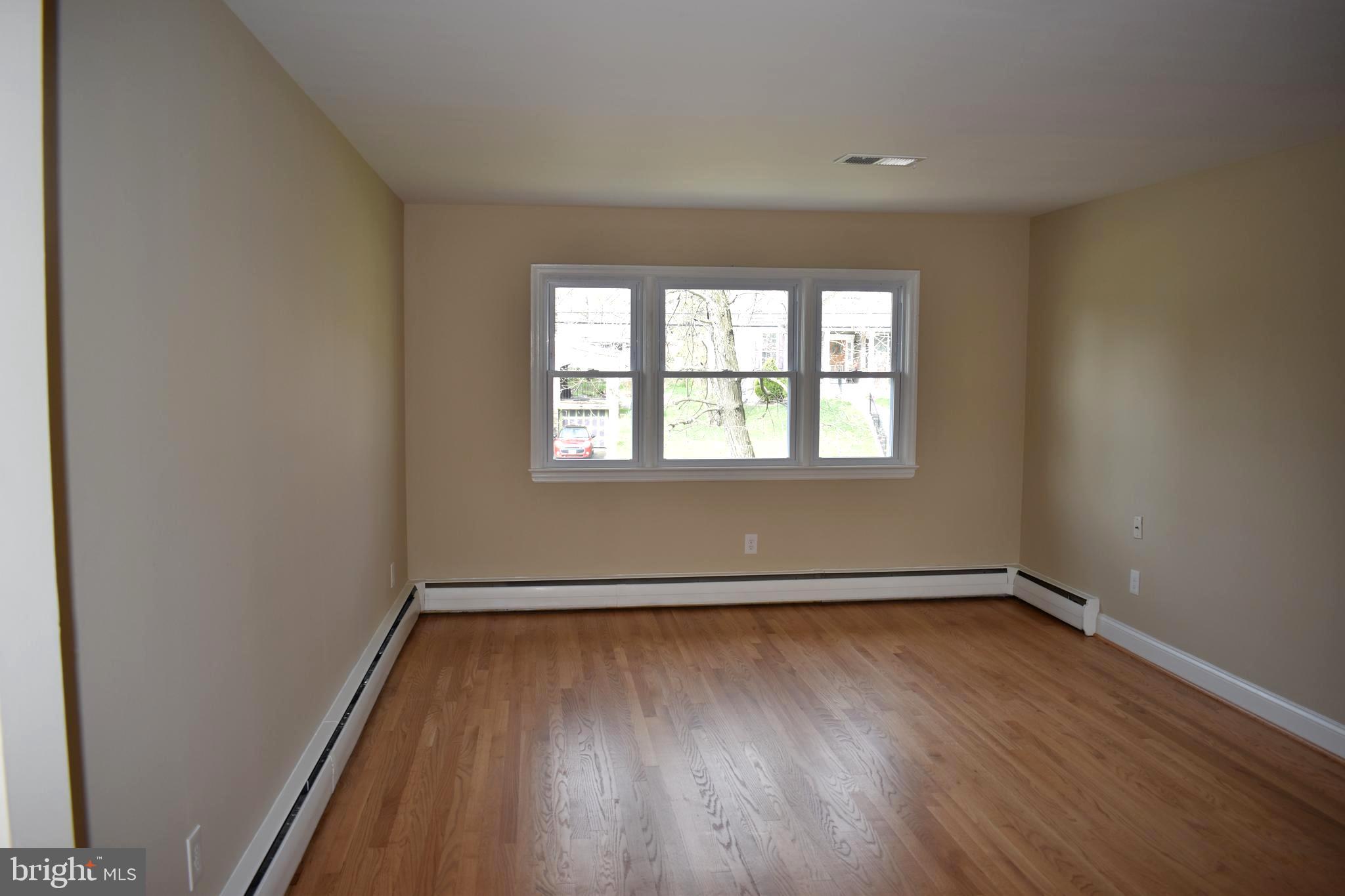 8415 Old Harford Road Baltimore, MD 21234 - Photo 10 of 35 Living Room