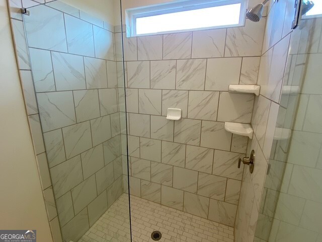 1801 Quaker Hampton, GA 30228 - Photo 34 of 37 a bathroom with a shower