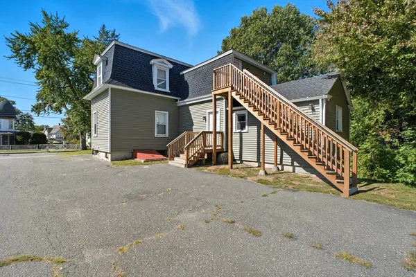 $439,900 | 221 East Street, Chicopee, MA 01020
