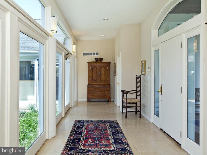 820 Pretty Brook Road Princeton, NJ 08540 - Photo 4 of 25 Foyer