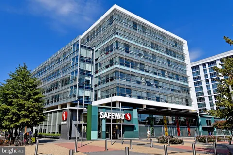 $3,400 | 73 G Street Southwest, Unit 103, Washington, DC 20024