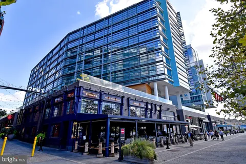 $3,400 | 73 G Street Southwest, Unit 103, Washington, DC 20024